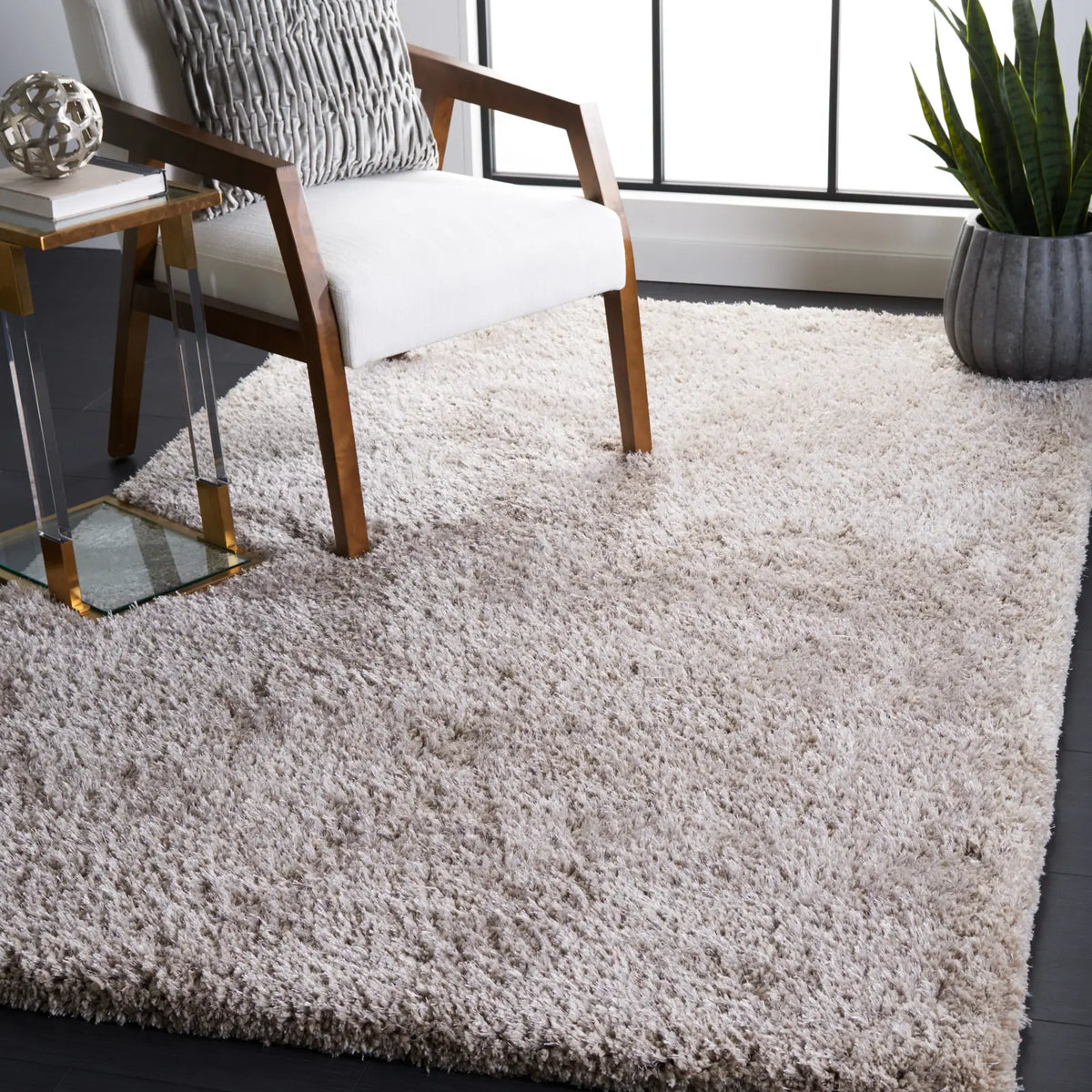 Safavieh Express Shag 4'-0" x 6'-0" Rug in Silver