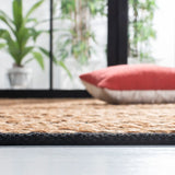 Safavieh Kilim 4'-0" x 6'-0" Rug in Natural / Black