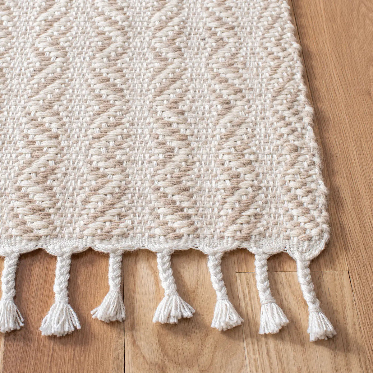 Safavieh Natura 5'-0" x 8'-0" Rug in Beige