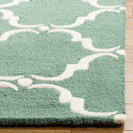 Safavieh Cambridge 5'-0" x 8'-0" Rug in Teal / Ivory