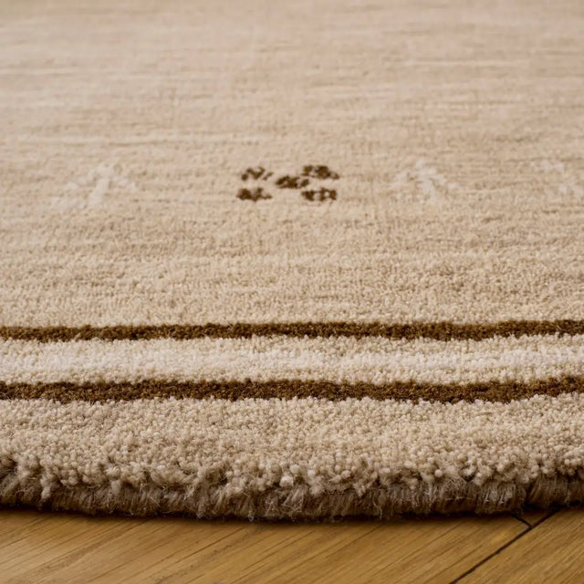 Safavieh Himalaya 6'-0" x 6'-0" Rug in Beige / Brown
