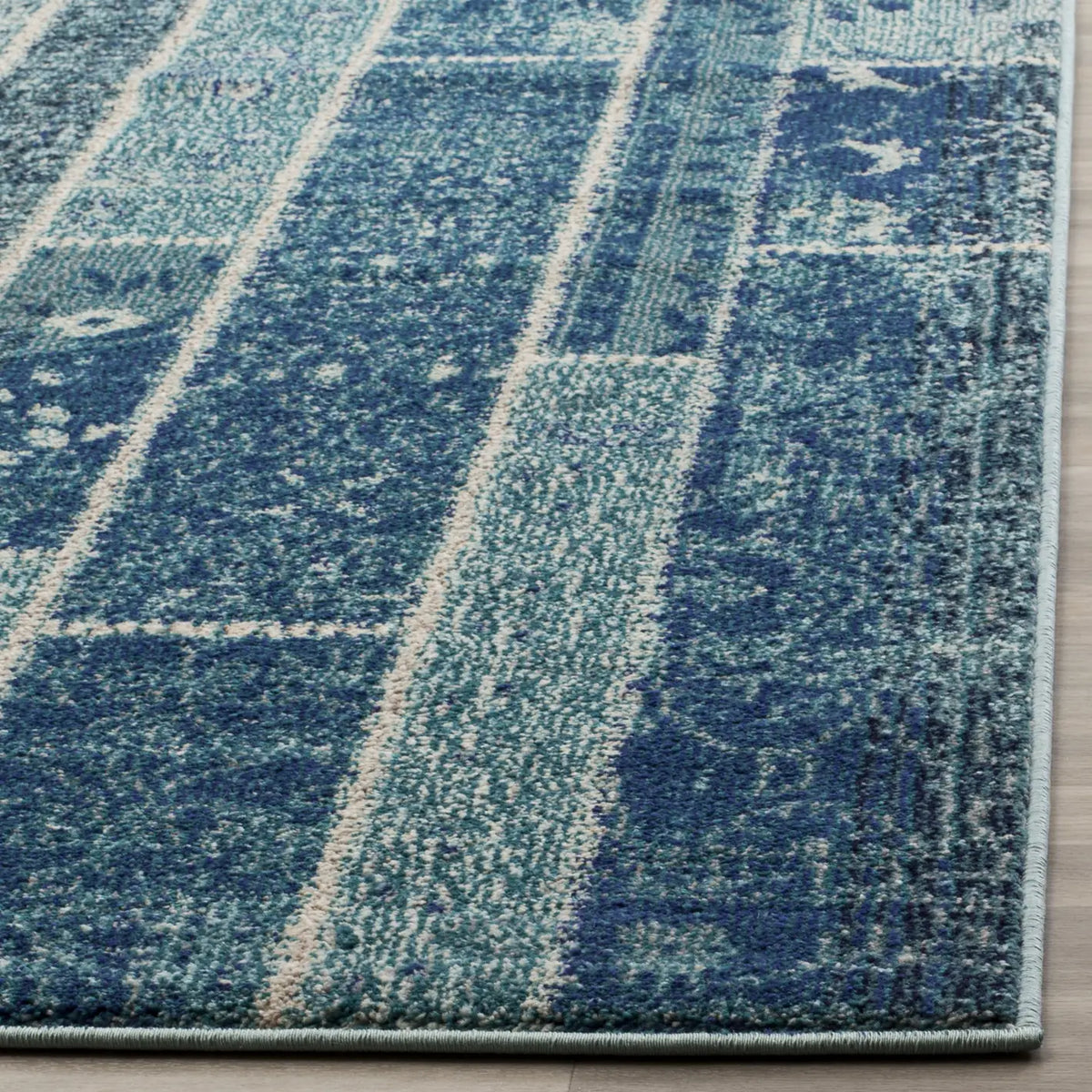 Safavieh Monaco 4'-0" x 5'-7" Rug in Blue / Multi