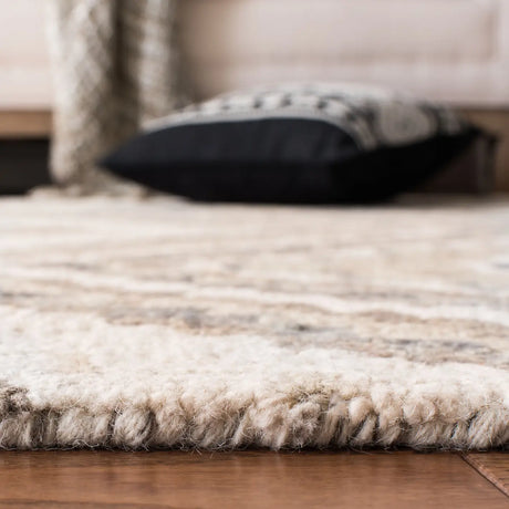 Safavieh Aspen 4'-0" x 6'-0" Rug in Taupe / Ivory