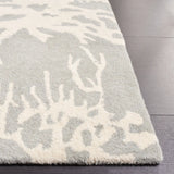 Safavieh Bella 4'-0" x 6'-0" Rug in Grey / Ivory