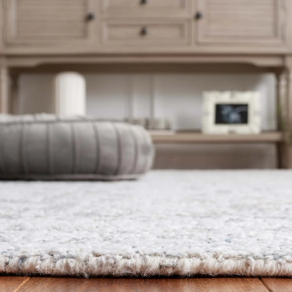 Safavieh Ebony 4'-0" x 6'-0" Rug in Grey / Ivory