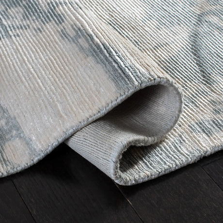 Safavieh Tibetan 8'-0" x 10'-0" Rug in Light Grey