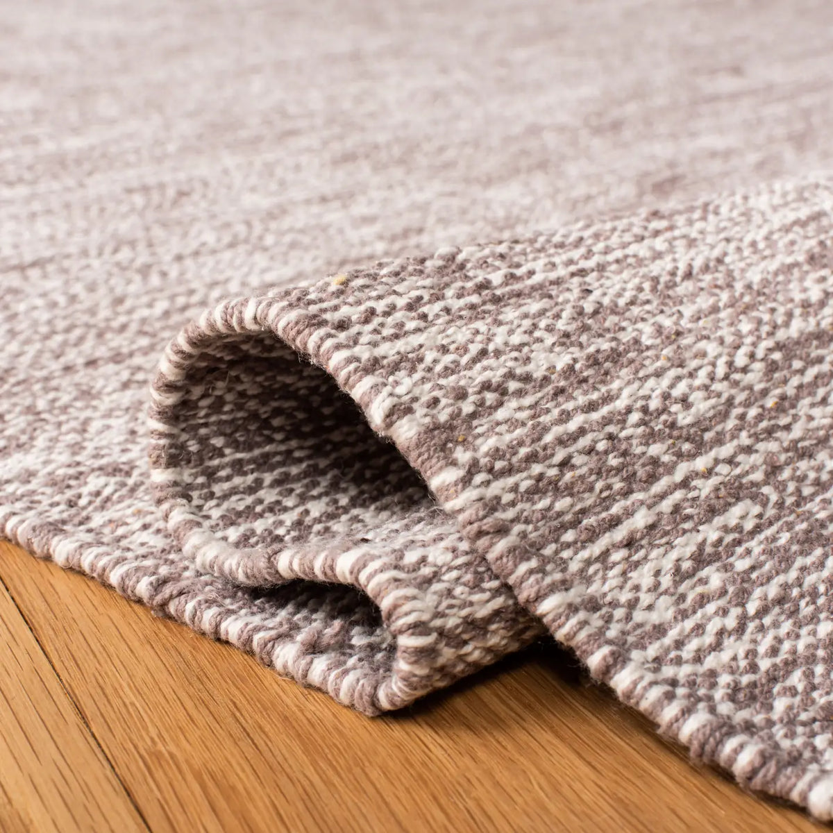 Safavieh Montauk 5'-0" x 8'-0" Rug in Grey