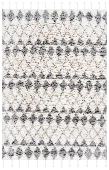 Safavieh Casablanca 4'-0" x 6'-0" Rug in Ivory / Grey