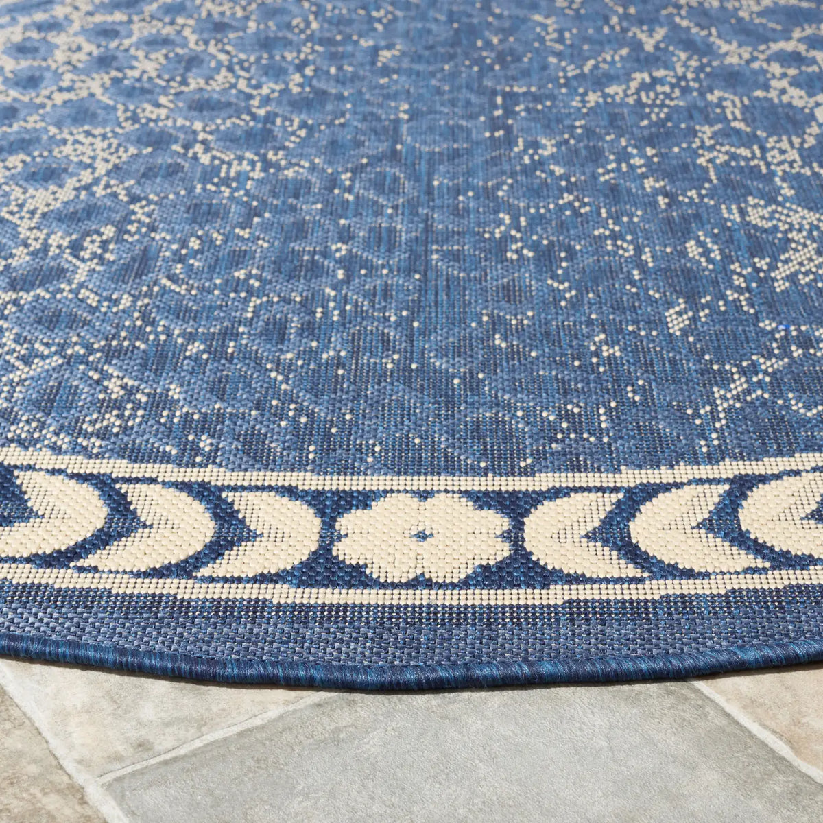 Safavieh Courtyard 6'-7" x 6'-7" Rug in Navy / Beige