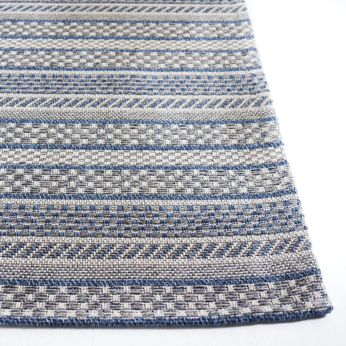 Safavieh Martha Stewart 5'-0" x 7'-0" Rug in Navy / Light Grey