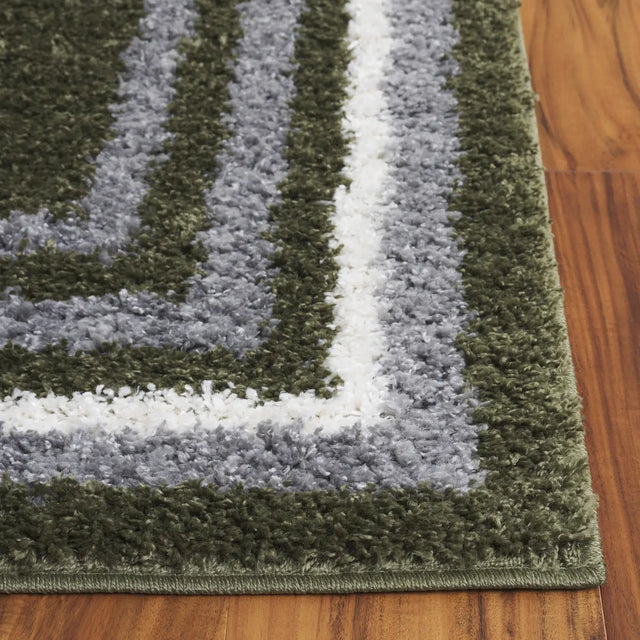 Safavieh Border & Stripe Shag 200 4'-5" x 6'-5" Rug in Green