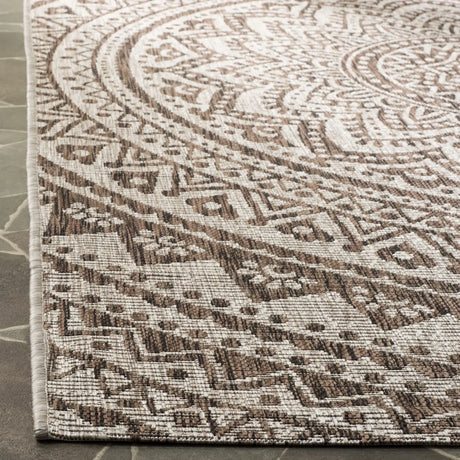 Safavieh Courtyard 4'-0" x 5'-7" Rug in Light Beige / Light Brown