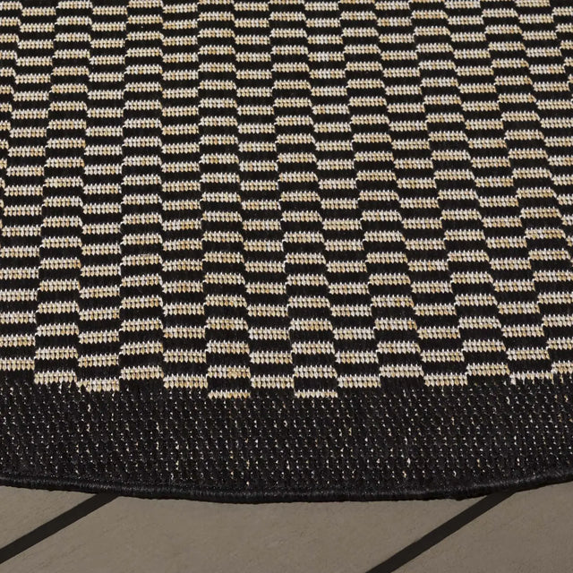 Safavieh Beach House 6'-7" x 6'-7" Rug in Black / Beige