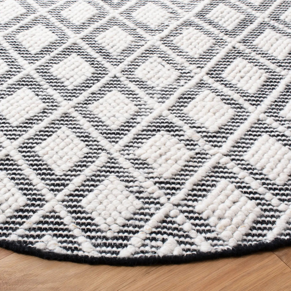 Safavieh Natura 6'-0" x 6'-0" Rug in Ivory / Black
