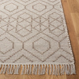 Safavieh Montauk 4'-0" x 6'-0" Rug in Brown / Beige