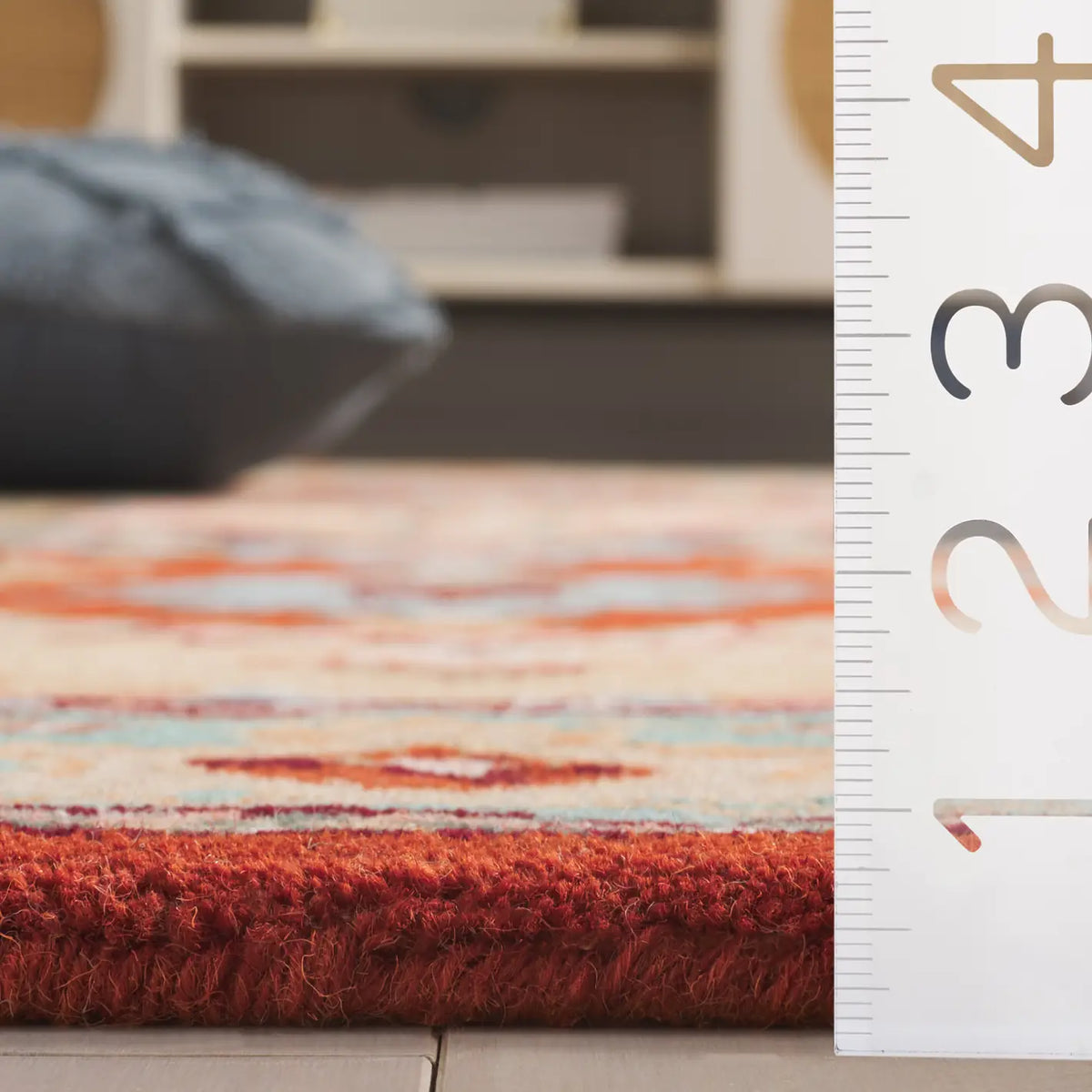 Safavieh Heritage 4'-0" x 6'-0" Rug in Red / Blue