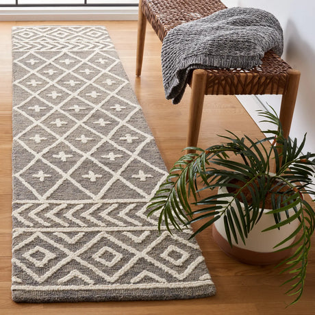 Safavieh Metro 2'-0" x 9'-0" Rug in Grey / Ivory