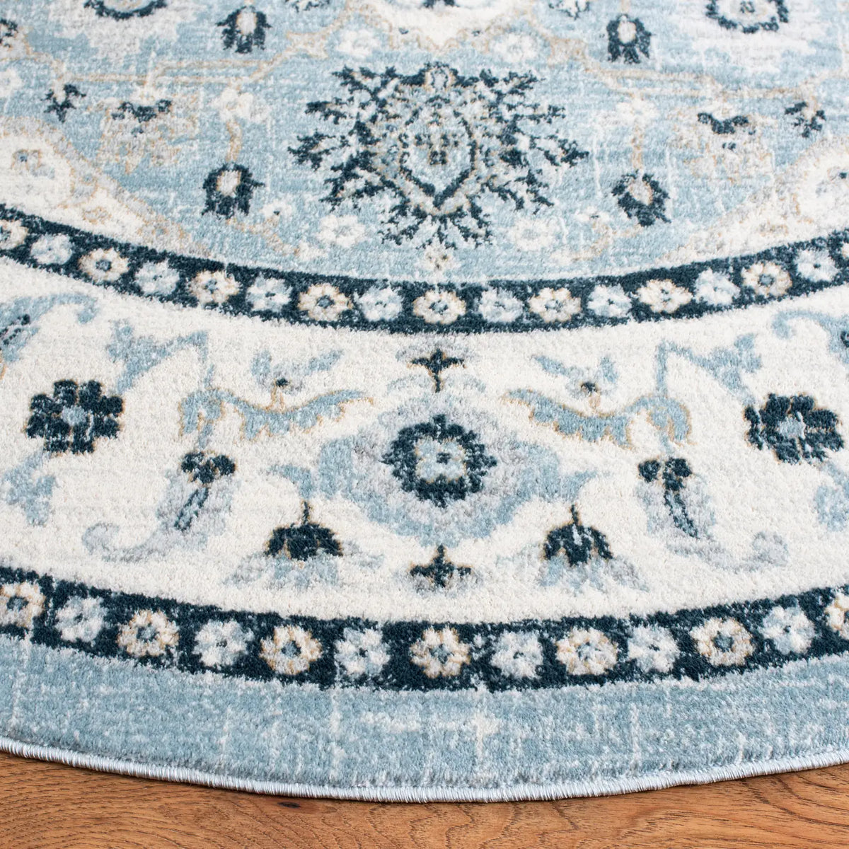 Safavieh Isabella 6'-7" x 6'-7" Rug in Light Blue / Cream