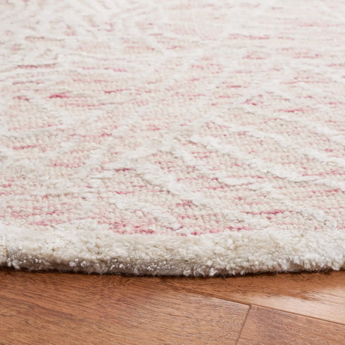 Safavieh Precious 6'-0" x 6'-0" Rug in Pink / Ivory
