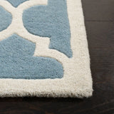 Safavieh Chatham 5'-0" x 8'-0" Rug in Blue / Ivory
