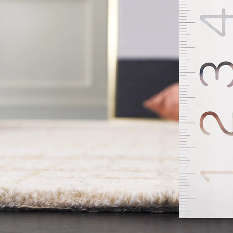 Safavieh Metro 4'-0" x 6'-0" Rug in Ivory / Rust