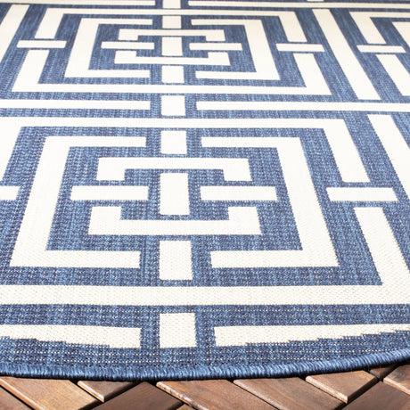 Safavieh Courtyard 6'-7" x 6'-7" Rug in Navy / Beige