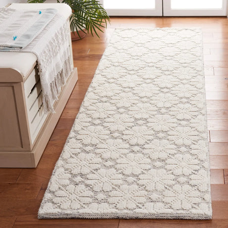 Safavieh Martha Stewart 2'-3" x 8'-0" Rug in Ivory / Grey