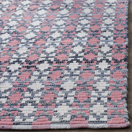 Safavieh Montauk 5'-0" x 8'-0" Rug in Coral / Multi