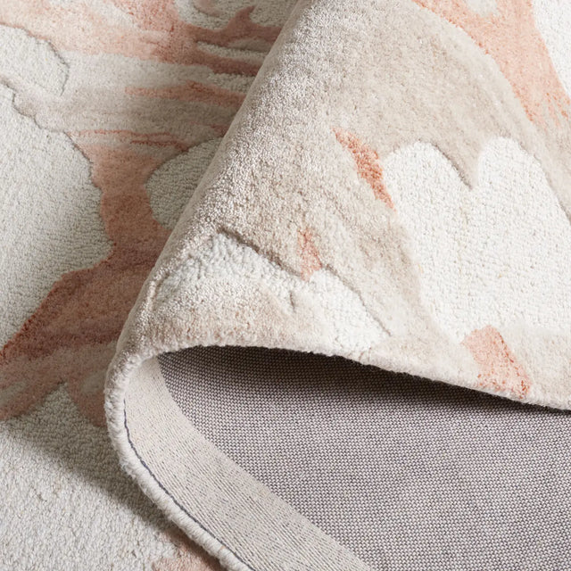 Safavieh Fifth Avenue 4'-0" x 6'-0" Rug in Beige / Rust