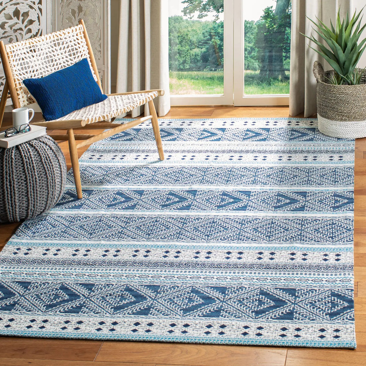 Safavieh Classic Vintage 4'-0" x 6'-0" Rug in Blue