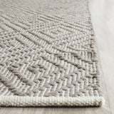 Safavieh Montauk 2'-3" x 11'-0" Rug in Grey / Ivory
