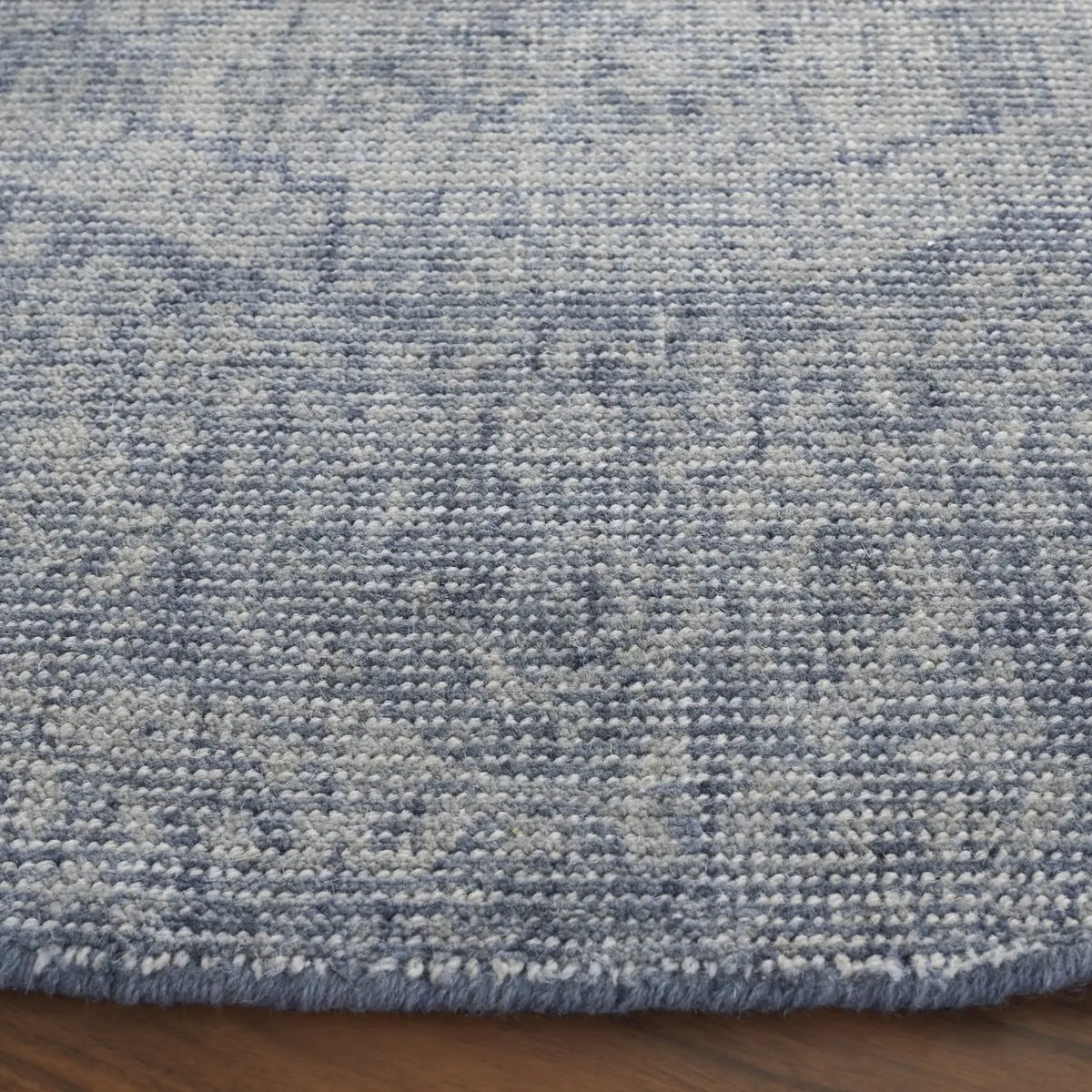 Safavieh Maharaja 6'-0" x 6'-0" Rug in Blue