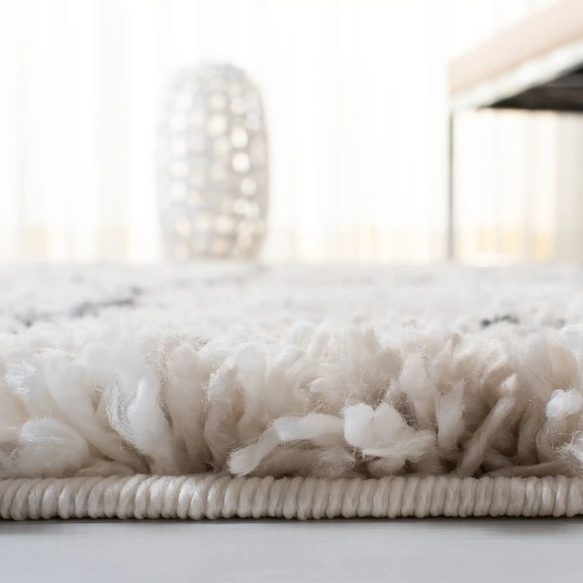 Safavieh Fontana Shag  800 4'-0" x 6'-0" Rug in Grey / Ivory