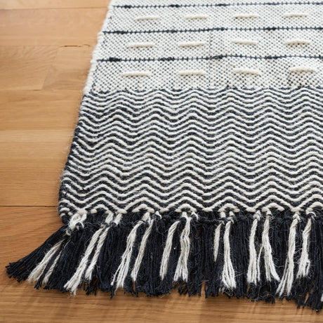 Safavieh Vermont 8'-0" x 10'-0" Rug in Ivory / Black