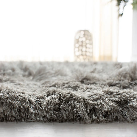 Safavieh Ocean Shag 4'-0" x 6'-0" Rug in Light Grey