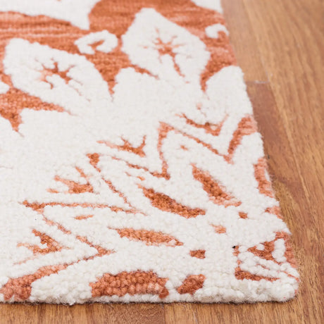 Safavieh Blossom 4'-0" x 6'-0" Rug in Ivory / Pink