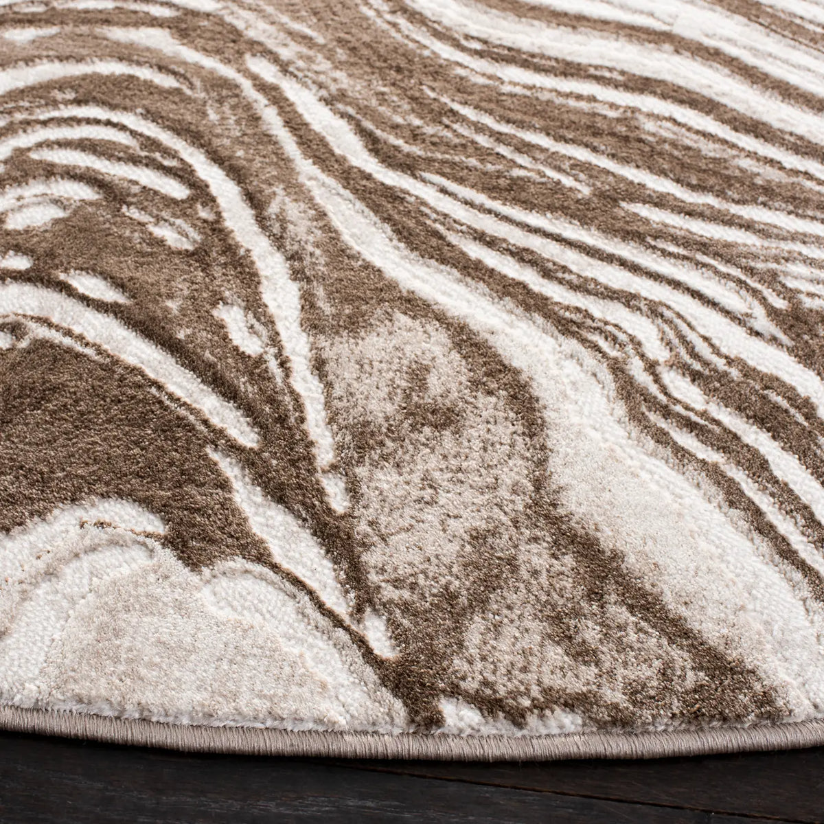 Safavieh Meadow 500 6'-7" x 6'-7" Rug in Beige / Brown