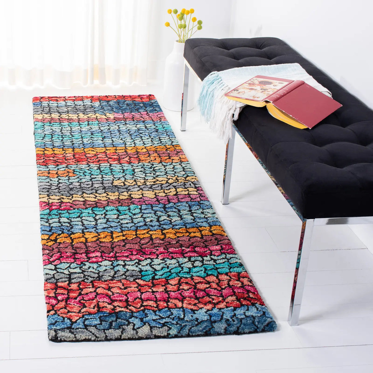 Safavieh Aspen 2'-3" x 7'-0" Rug in Navy / Red