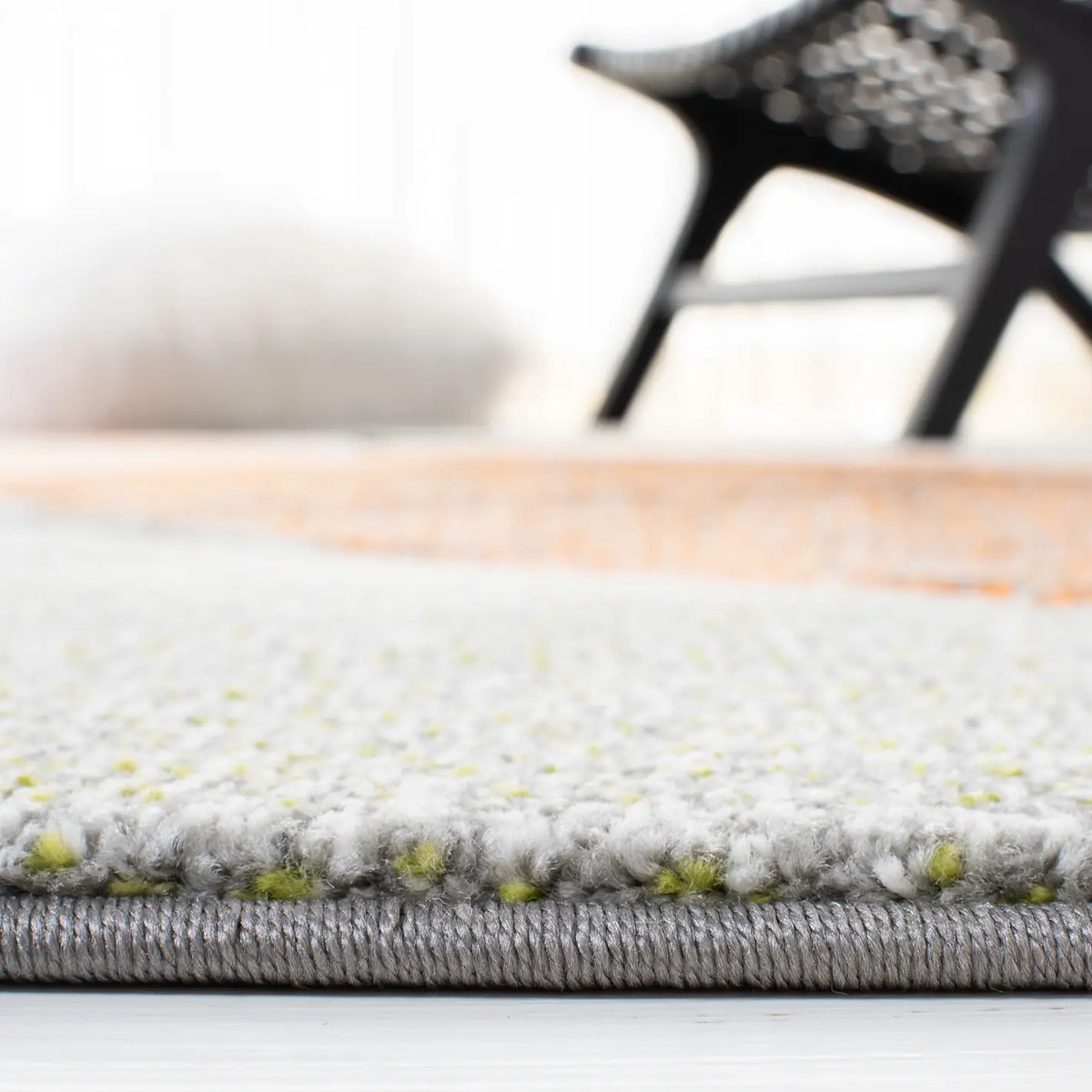 Safavieh Hollywood 4'-0" x 6'-0" Rug in Grey / Orange