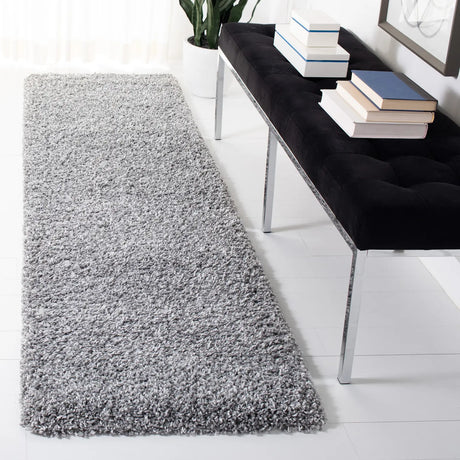 Safavieh Evolution Shag 500 2'-2" x 8'-0" Rug in Grey