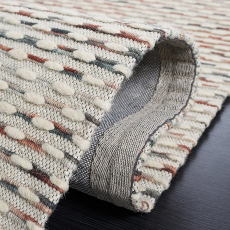 Safavieh Marbella 4'-0" x 6'-0" Rug in Beige / Rust
