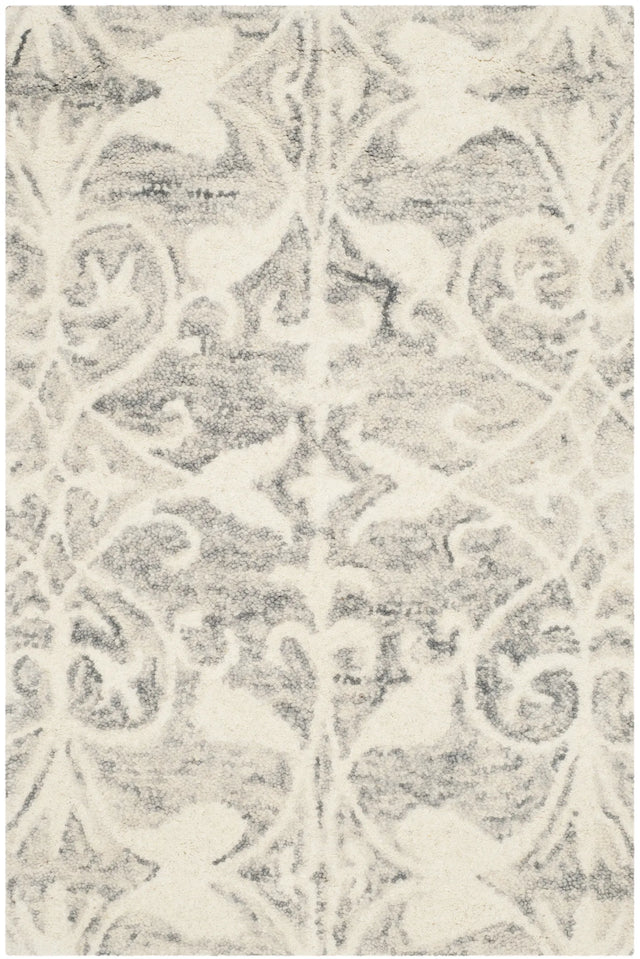 Safavieh Chatham 2'-0" x 3'-0" Rug in Light Grey / Ivory