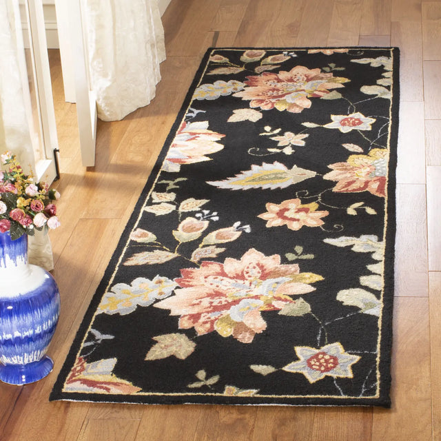 Safavieh Chelsea 2'-6" x 8'-0" Rug in Black