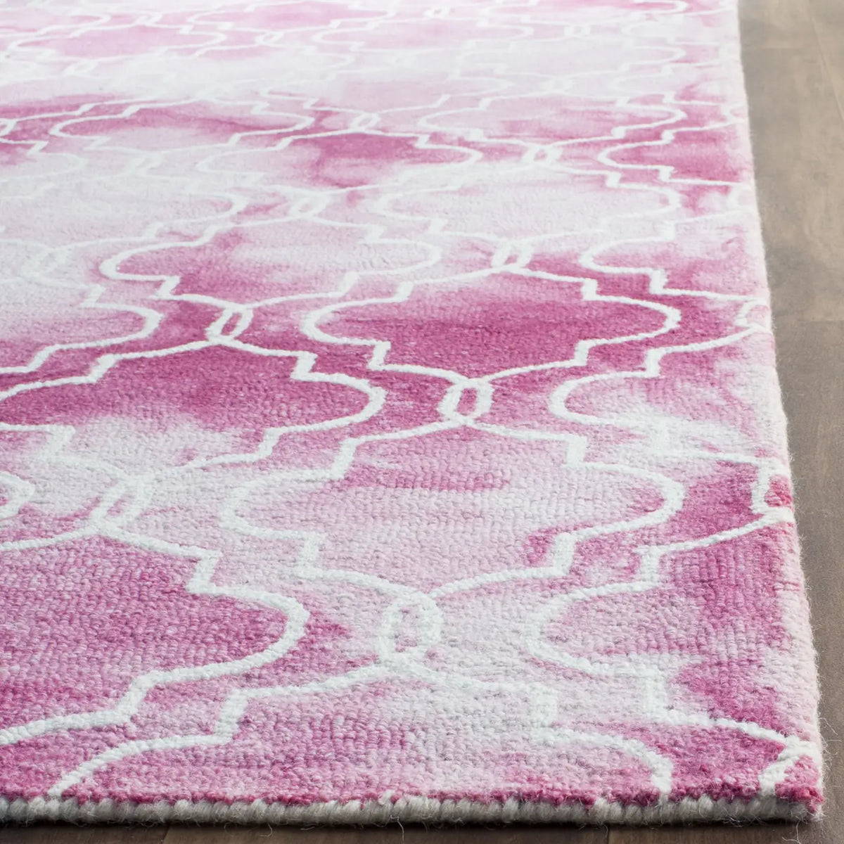 Safavieh Dip Dye 8'-0" x 10'-0" Rug in Rose / Ivory