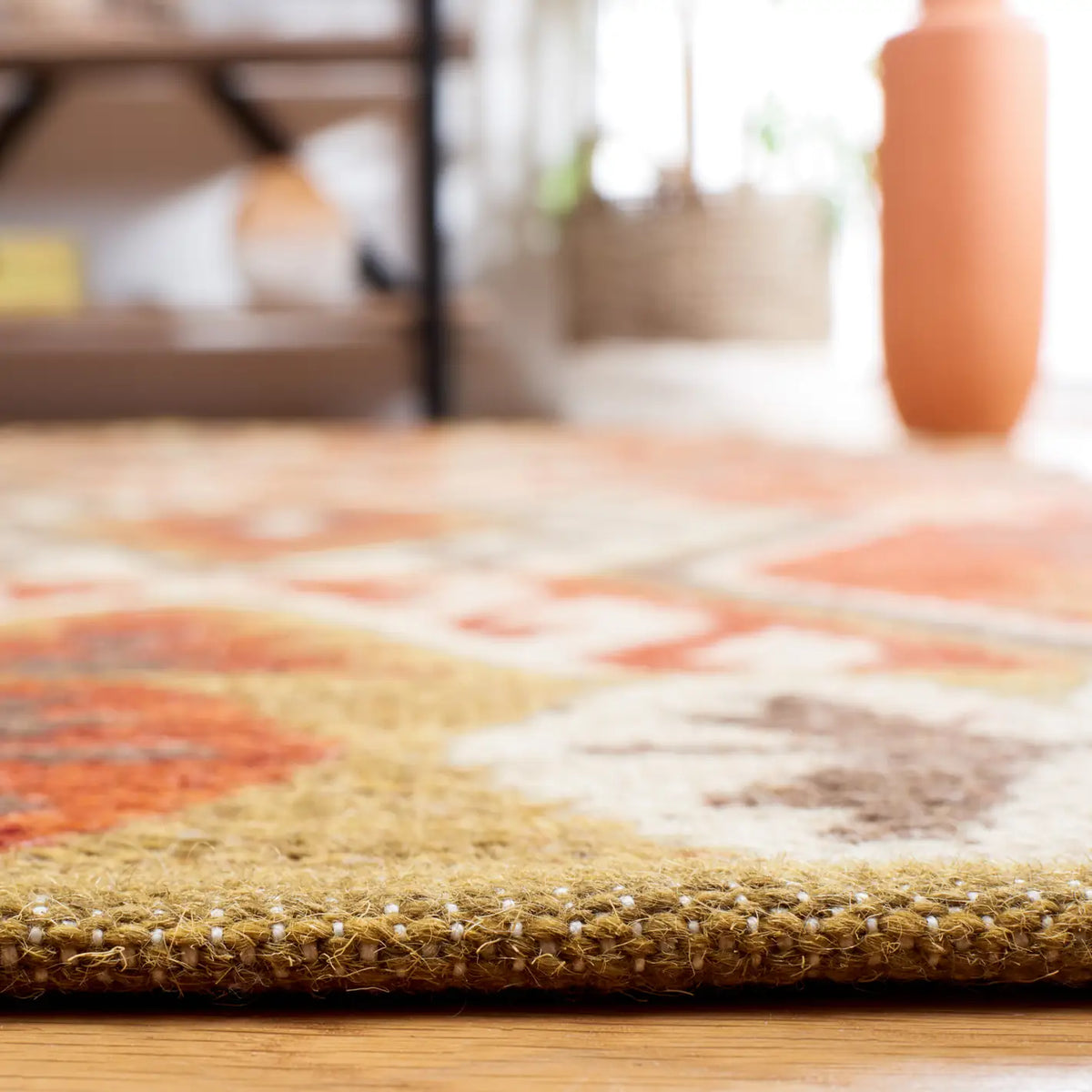 Safavieh Kilim 4'-0" x 6'-0" Rug in Red / Olive