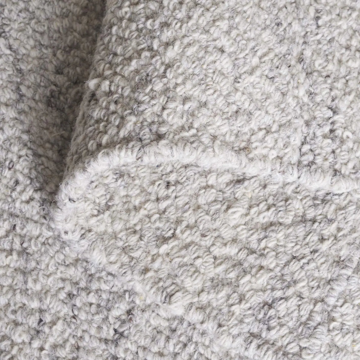 Safavieh Natura 4'-0" x 6'-0" Rug in Taupe / Grey