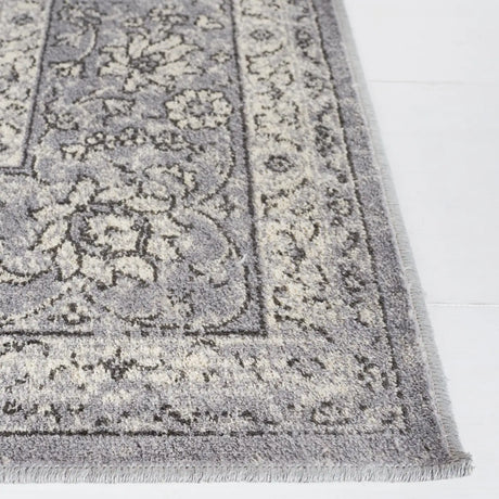 Safavieh Atlas 5'-3" x 7'-7" Rug in Charcoal / Grey