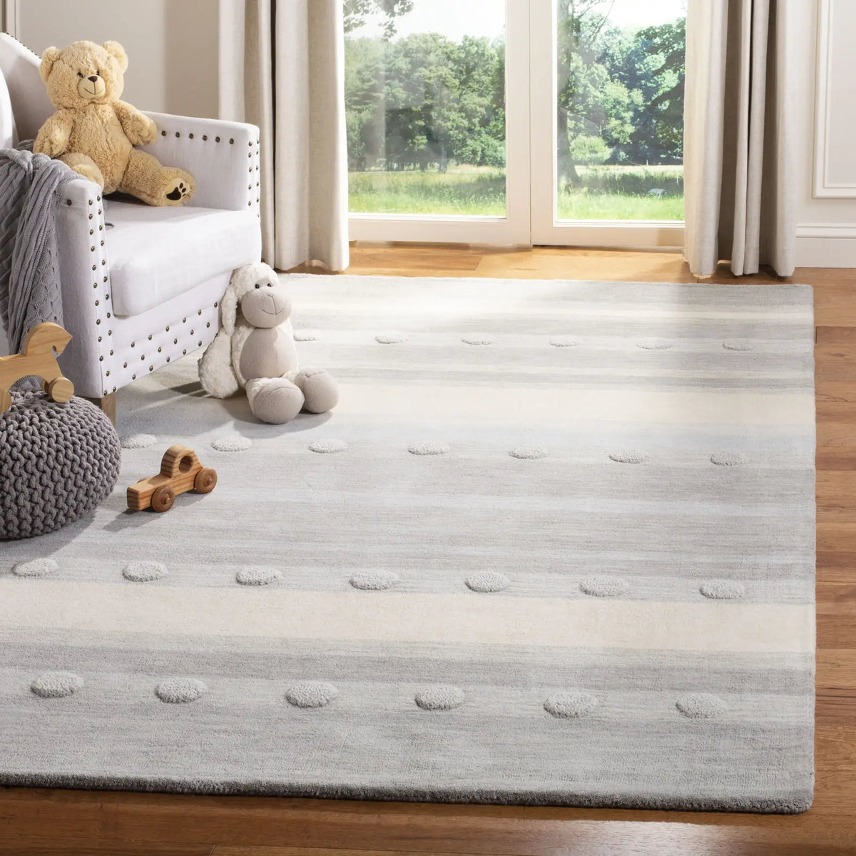 Safavieh Safavieh Kids 5'-0" x 8'-0" Rug in Grey / Ivory