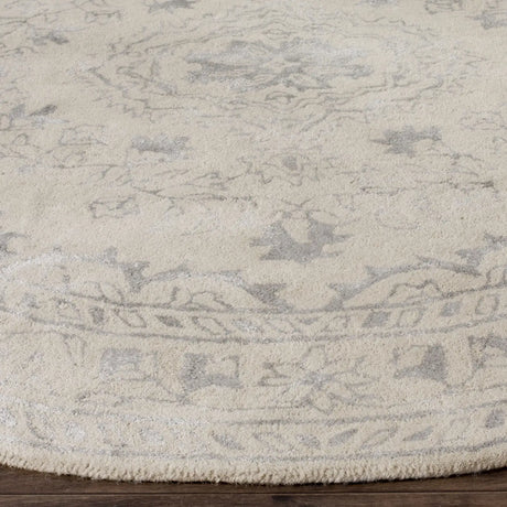 Safavieh Glamour 6'-0" x 6'-0" Rug in Light Grey