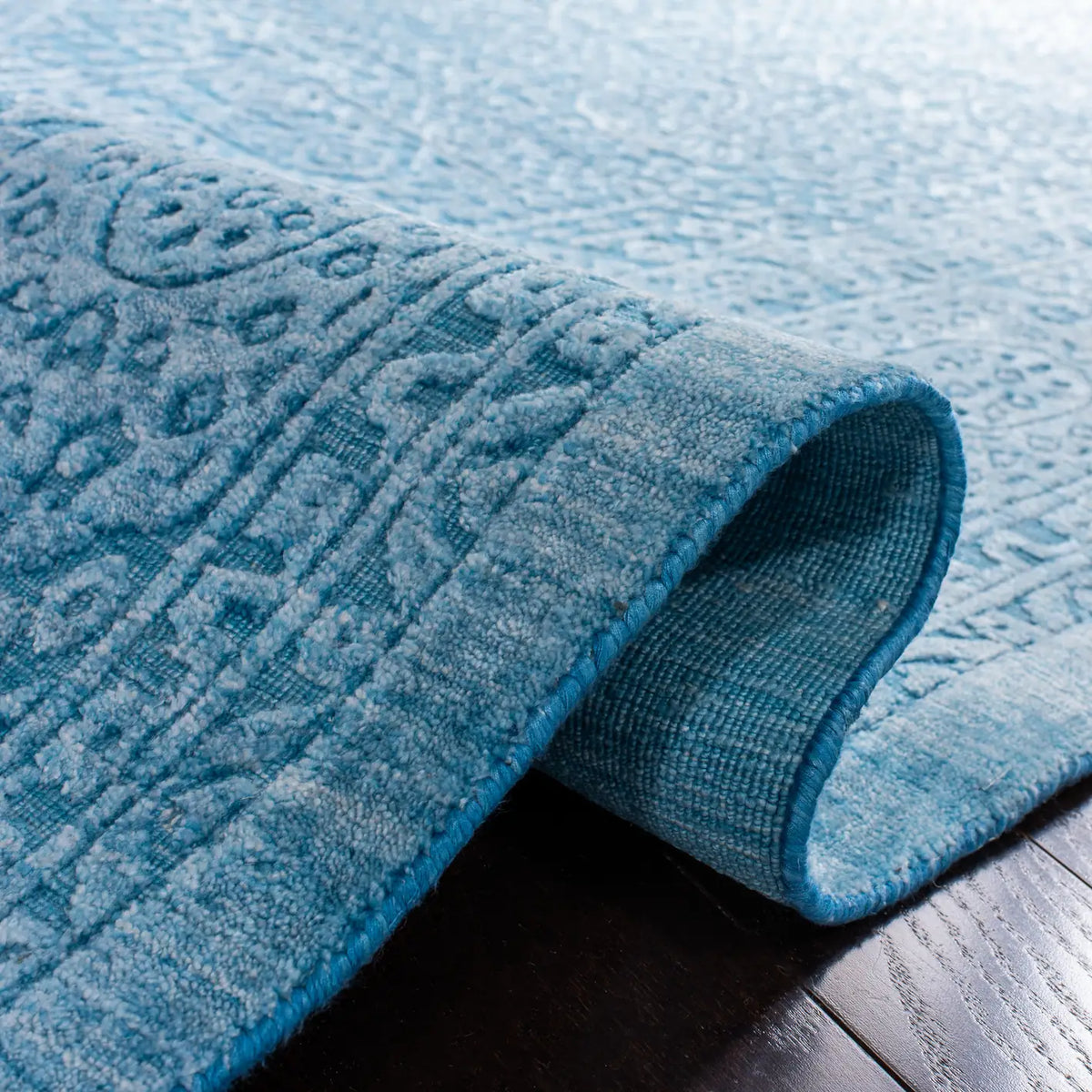 Safavieh Mirage 6'-0" x 9'-0" Rug in Turquoise